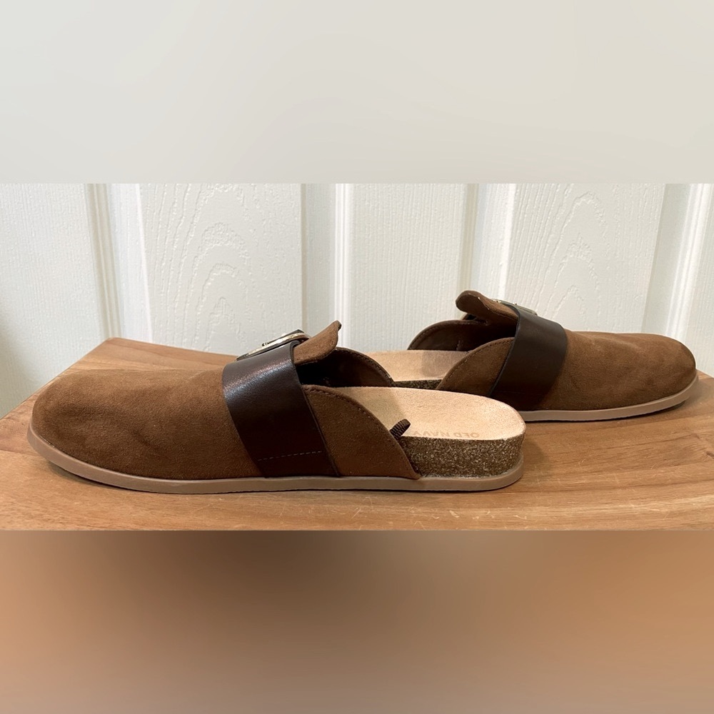 OLD NAVY Faux Suede Clogs with Adjustable Buckle 
Women Size 7 - Picture 8 of 12